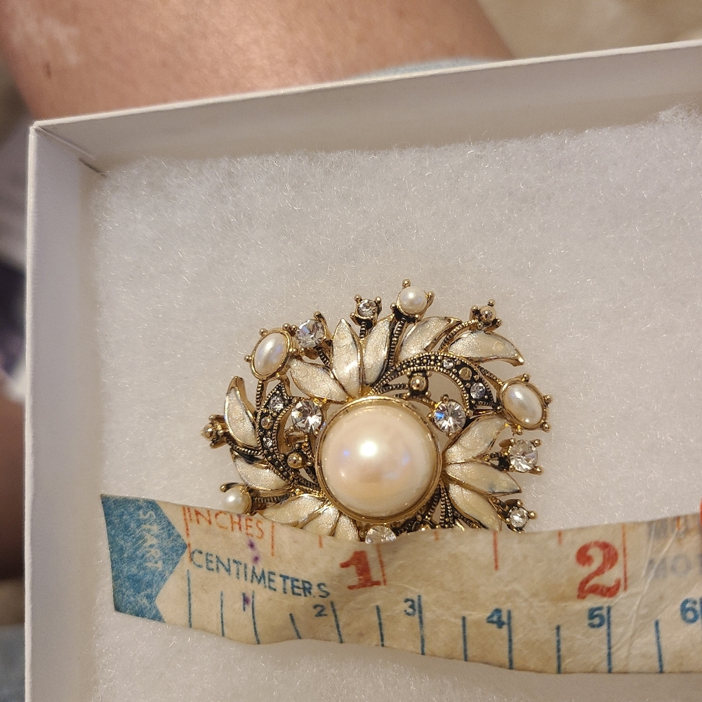 2" Monet Brooch/ Pin - Picture 4 of 6